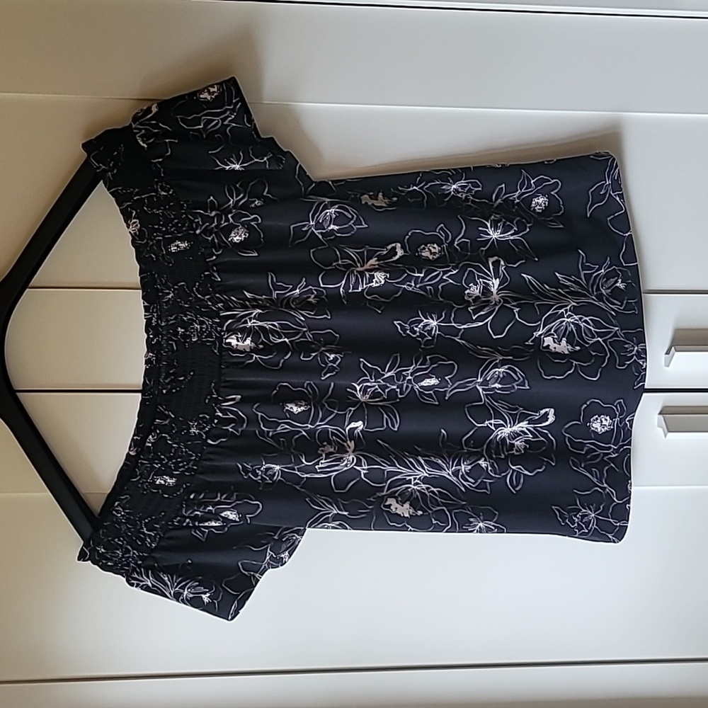 EUC WHBM off-the-shoulder blouse size S